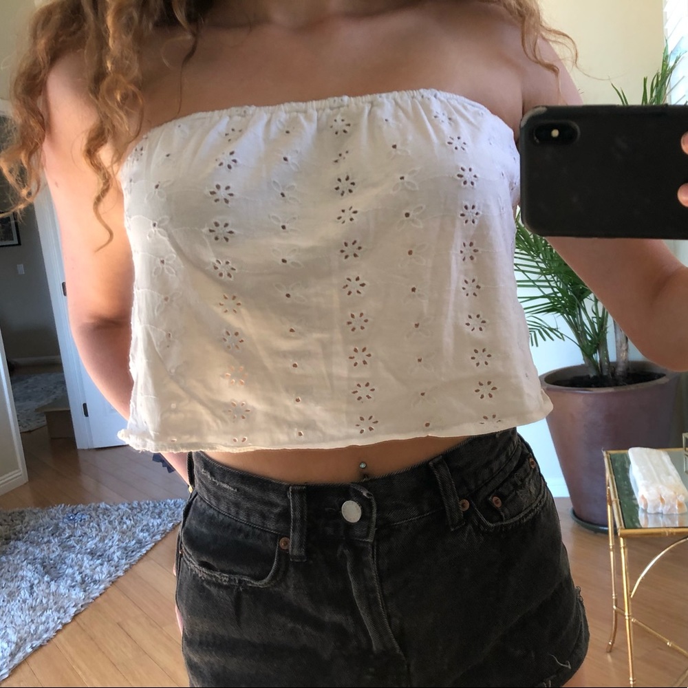 FLOWY WHITE CROP TOP✨